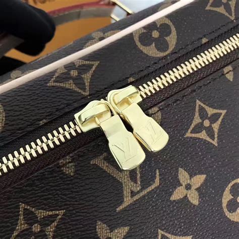 louis vuitton shoulder bag zipper|louis vuitton adjustable shoulder bags.